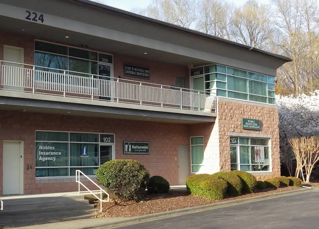 Gary W. Beavers, DDS - Professional dental clinic exterior with modern facilities