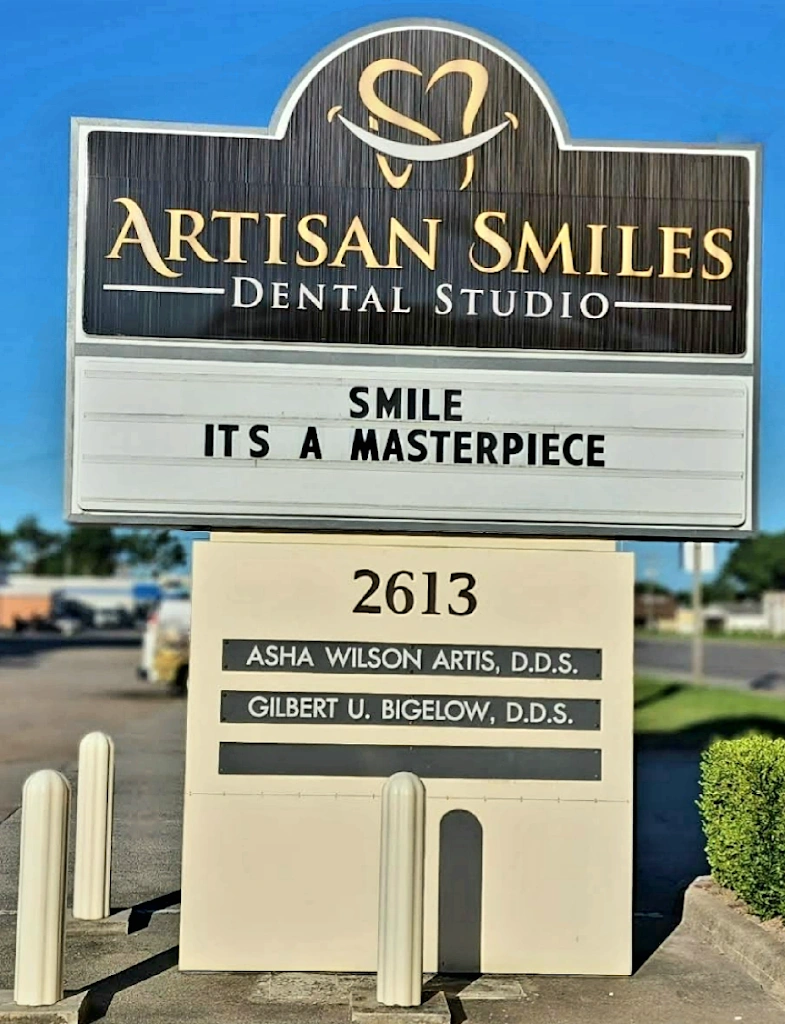 Artisan Smiles Dental Studio - Professional dental clinic exterior with modern facilities