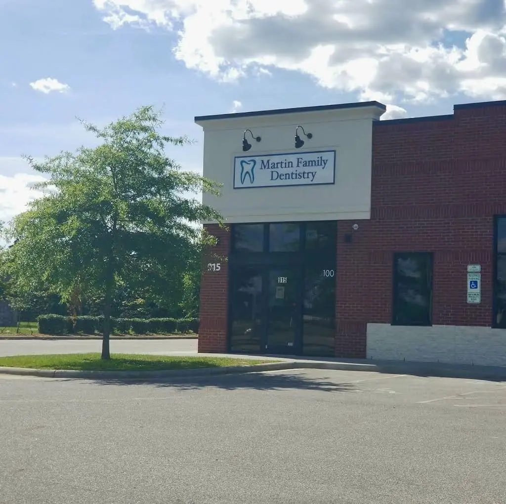 Martin Family Dentistry - Lauren P Martin, DDS - Professional dental clinic exterior with modern facilities
