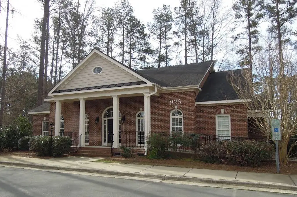 Adams Perio: Dr. David J. Adams, DMD, MS, PA - Professional dental clinic exterior with modern facilities