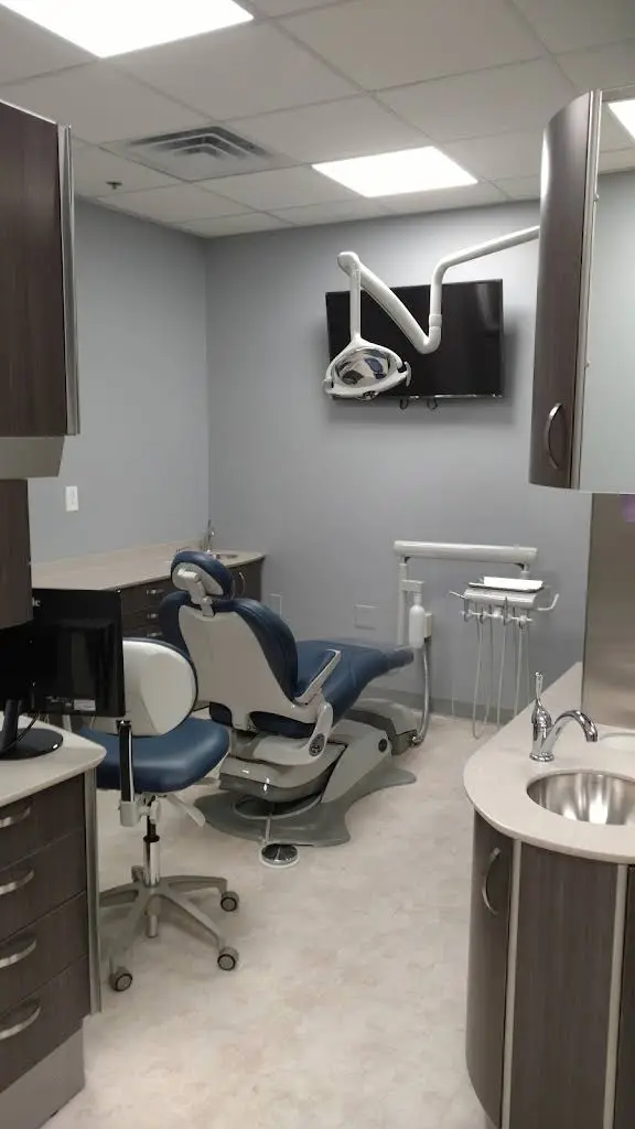 Yazdan Family Dentistry - Professional dental clinic exterior with modern facilities