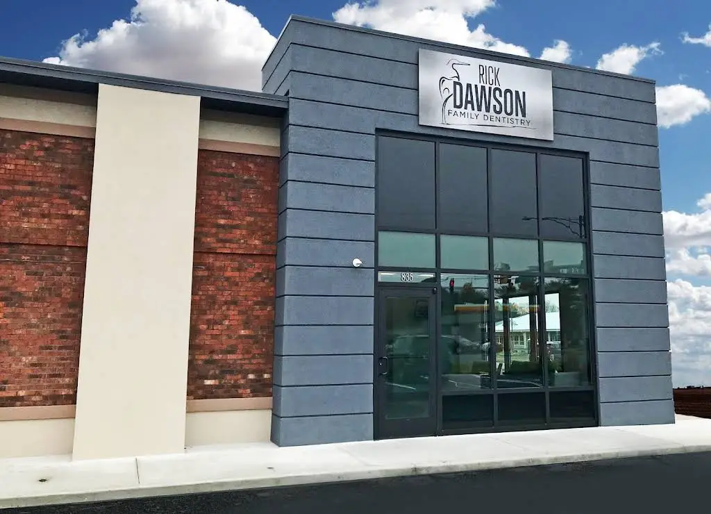 Rick Dawson, DDS, Family Dentistry - Professional dental clinic exterior with modern facilities