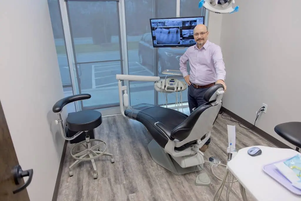 Everbright Dental - Professional dental clinic exterior with modern facilities