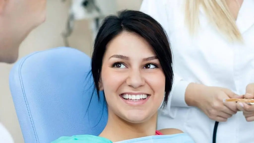 Louis B. Sachs D.D.S. - Professional dental clinic exterior with modern facilities