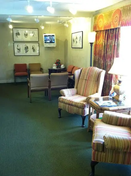 Kevin Koebley DDS PA / Smithfield Smiles 4 U - Professional dental clinic exterior with modern facilities