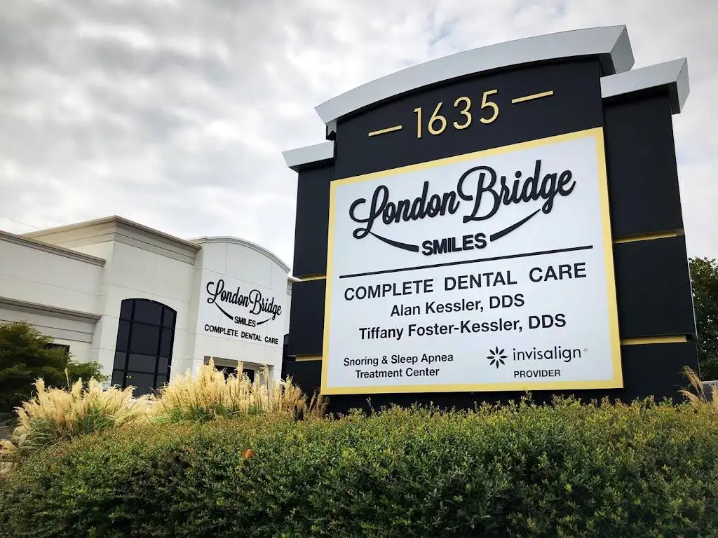 London Bridge Smiles - Professional dental clinic exterior with modern facilities