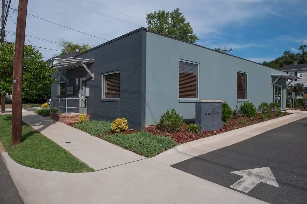 Trahos Dental PLLC - Professional dental clinic exterior with modern facilities