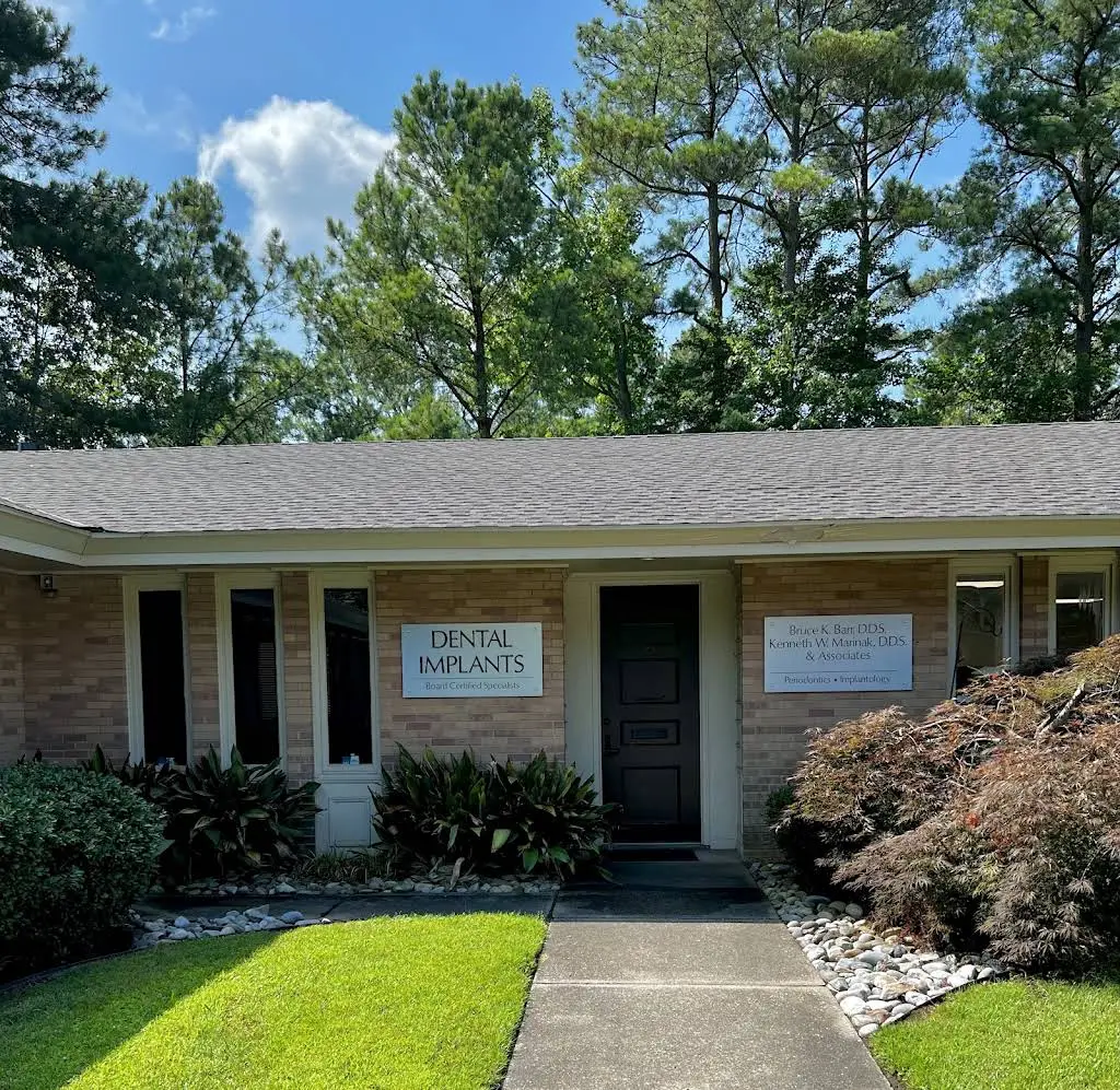 Drs. Barr, Marinak & Associates - Professional dental clinic exterior with modern facilities