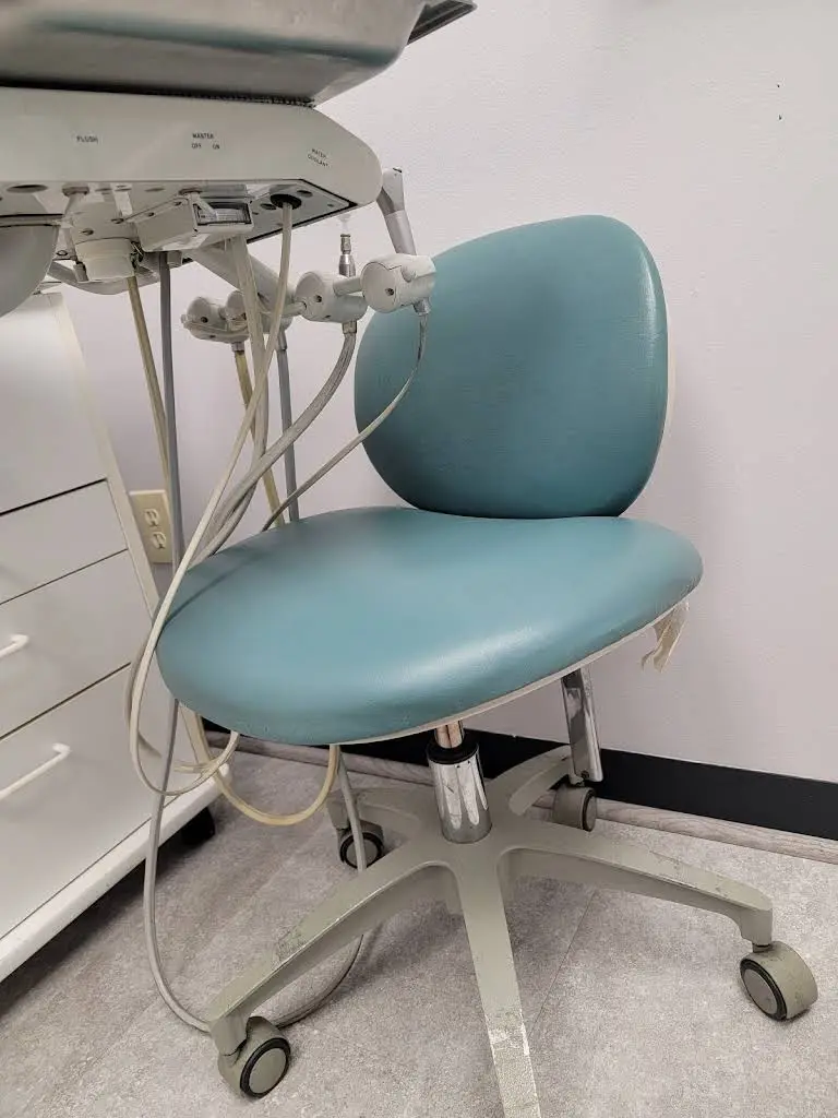 Shen Linda DDS / Shen Smiles P.C. - Professional dental clinic exterior with modern facilities