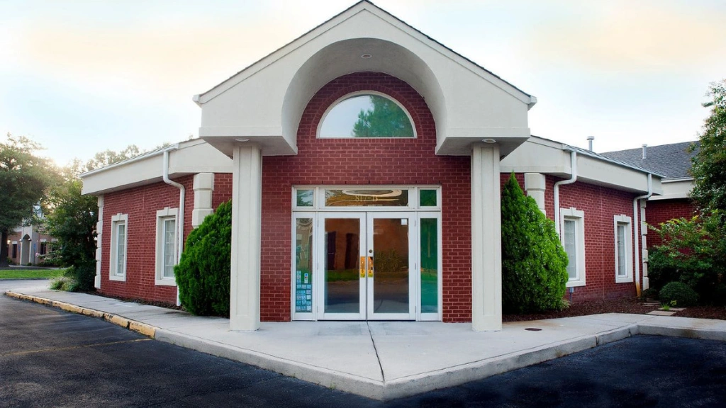 757 Endodontics: Ligon & Royzenblat - Professional dental clinic exterior with modern facilities