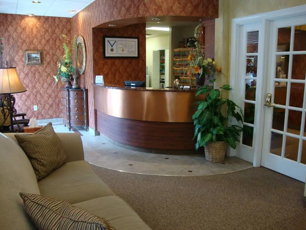 Brian H. Willson, DDS, PA - Professional dental clinic exterior with modern facilities