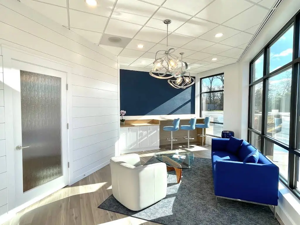 Lambert Endodontics - Dr. Jason Lambert - Professional dental clinic exterior with modern facilities