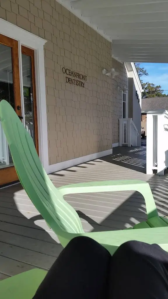 Oceanfront Dentistry - Drs. White & Heffelfinger - Professional dental clinic exterior with modern facilities