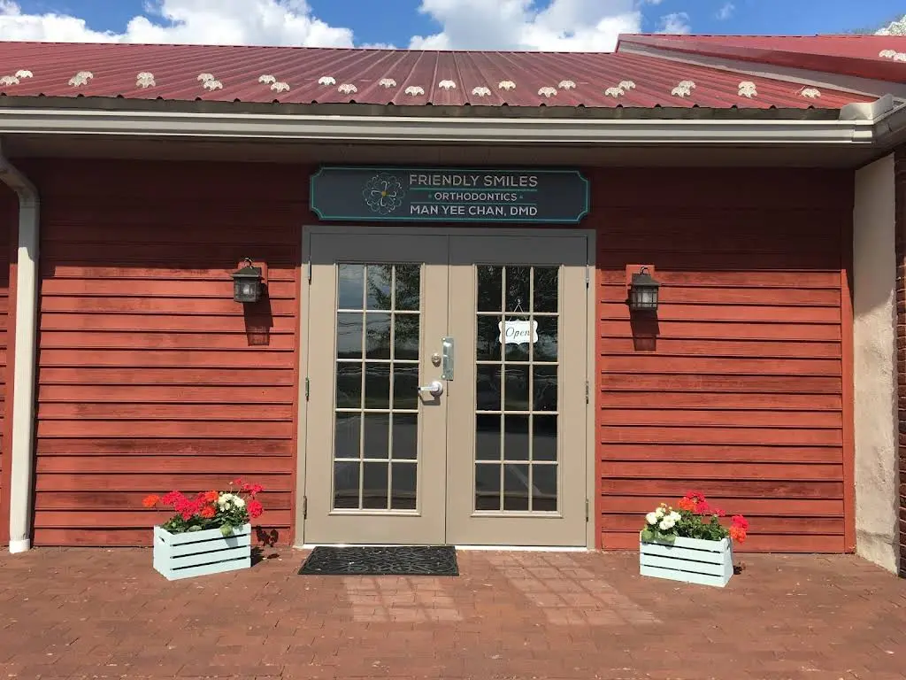 Friendly Smiles Orthodontics - Professional dental clinic exterior with modern facilities