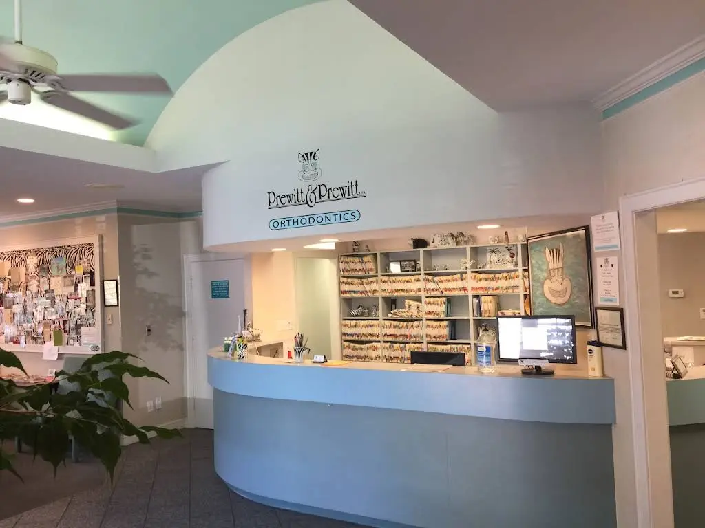 Prewitt & Prewitt Orthodontics - Professional dental clinic exterior with modern facilities