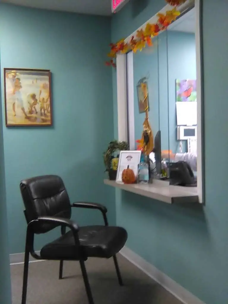 La Red Health Center - Professional dental clinic exterior with modern facilities