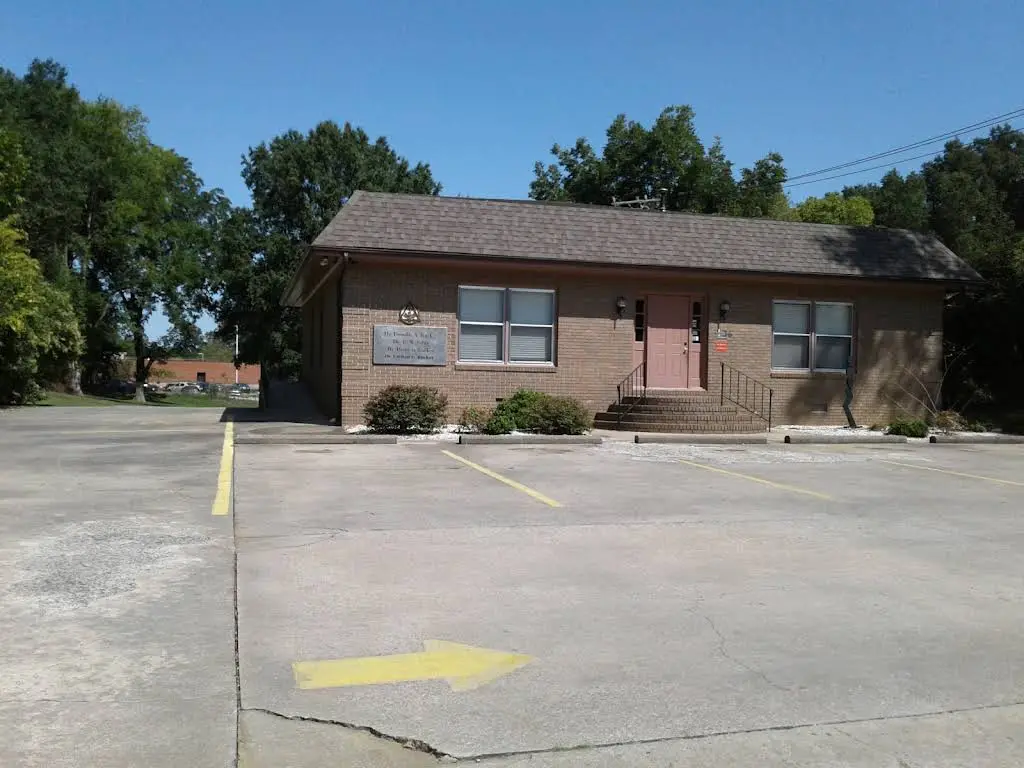 Rucker Dentistry - Professional dental clinic exterior with modern facilities