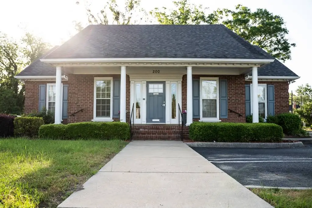 EverSmile Dental - Professional dental clinic exterior with modern facilities