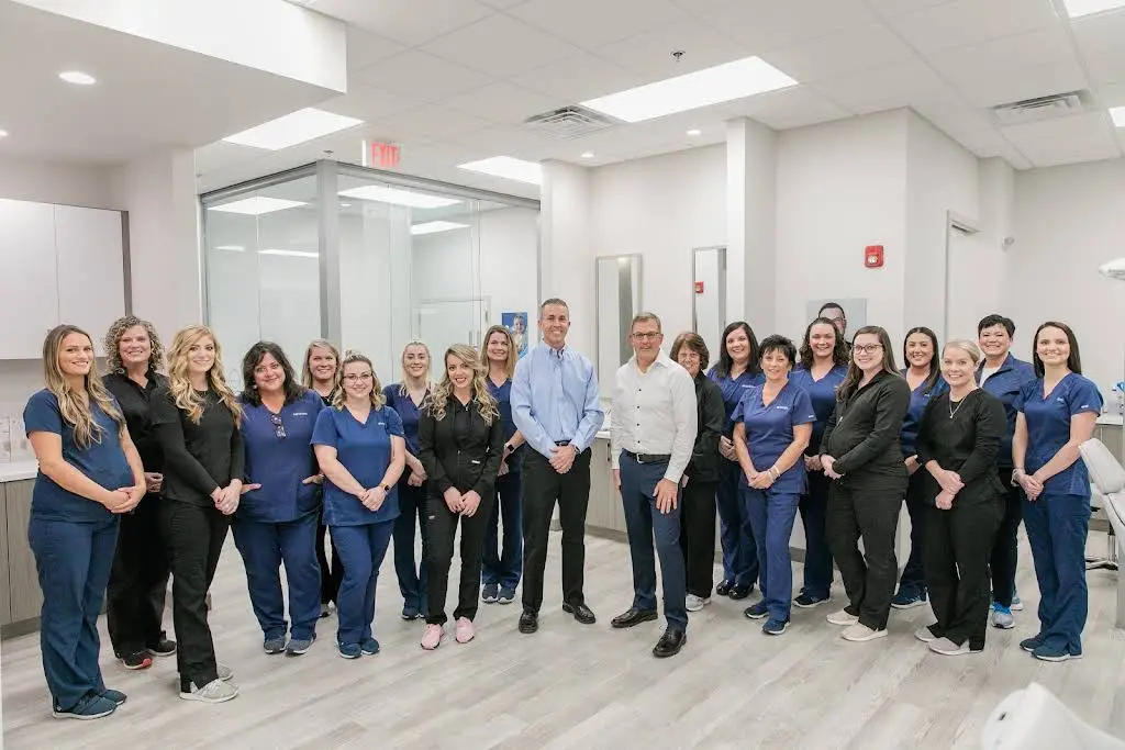 Leiss & Hendrix Orthodontics - Professional dental clinic exterior with modern facilities