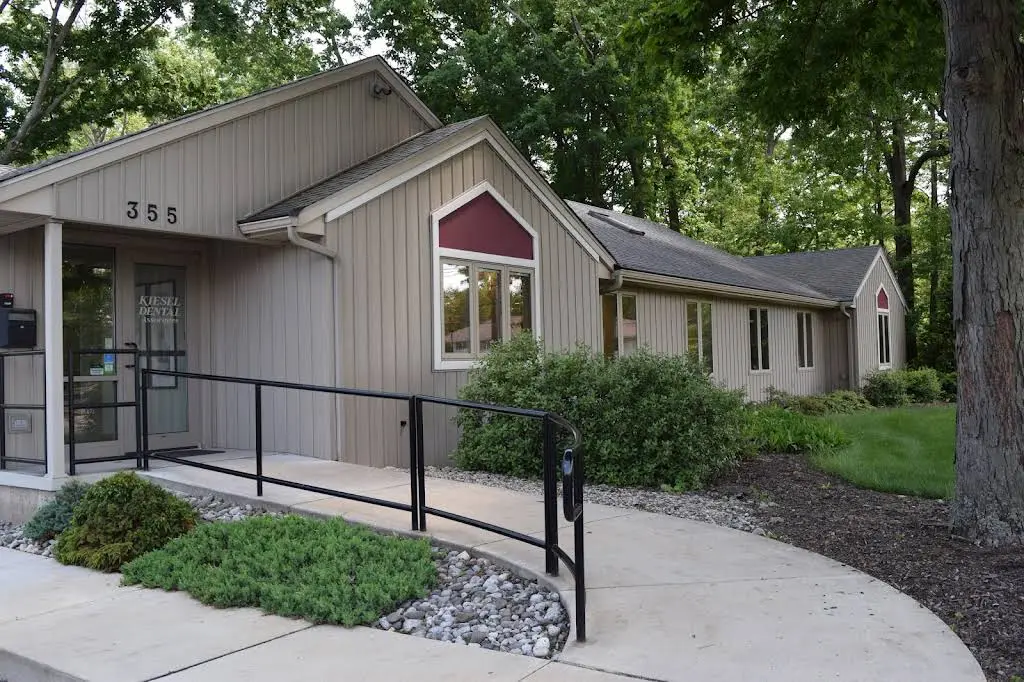 Maye Dental Associates - Professional dental clinic exterior with modern facilities