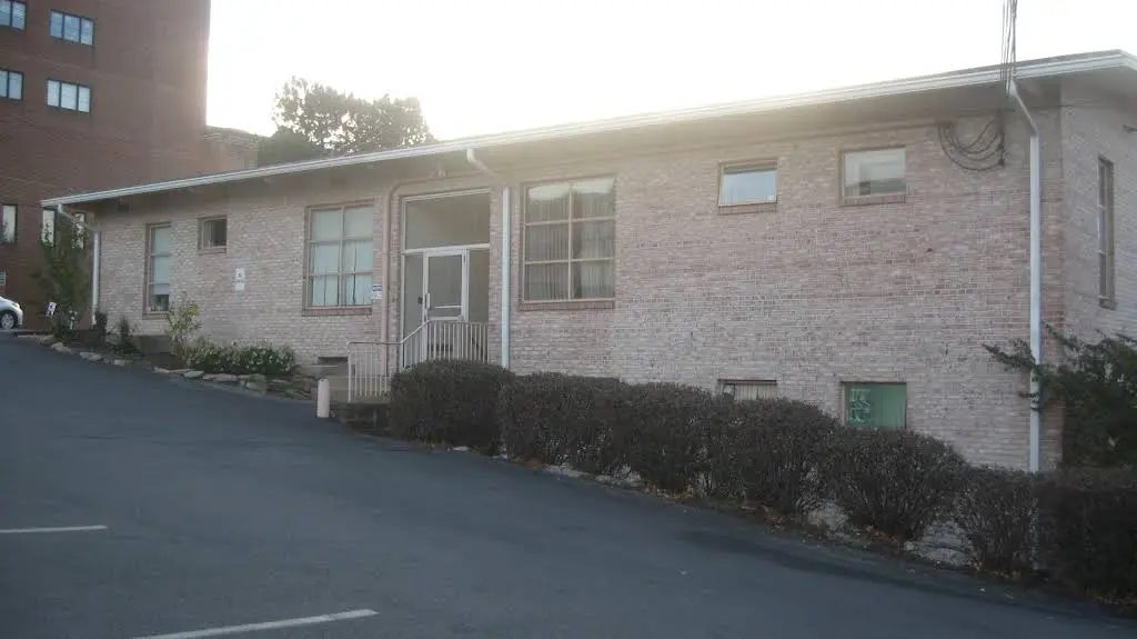 Aesthetic Creations Dental Studio - Professional dental clinic exterior with modern facilities