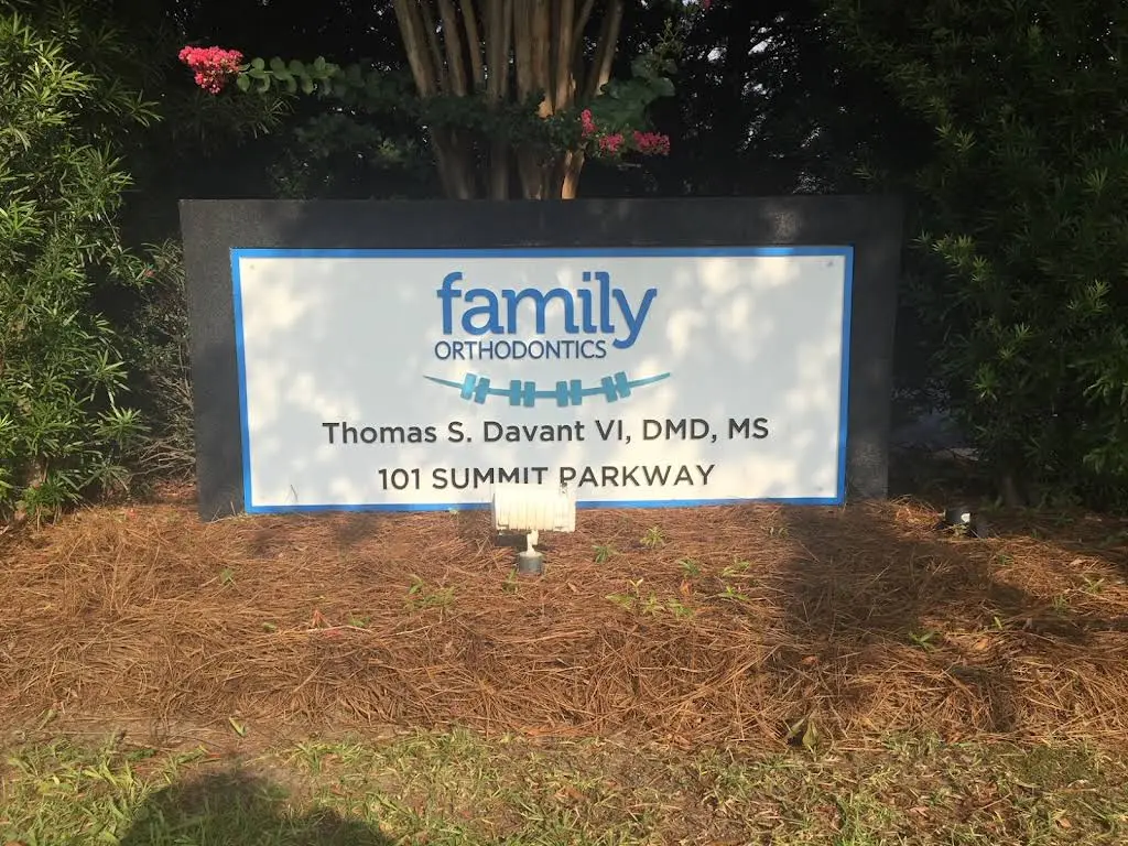 Family Orthodontics - Columbia - Professional dental clinic exterior with modern facilities
