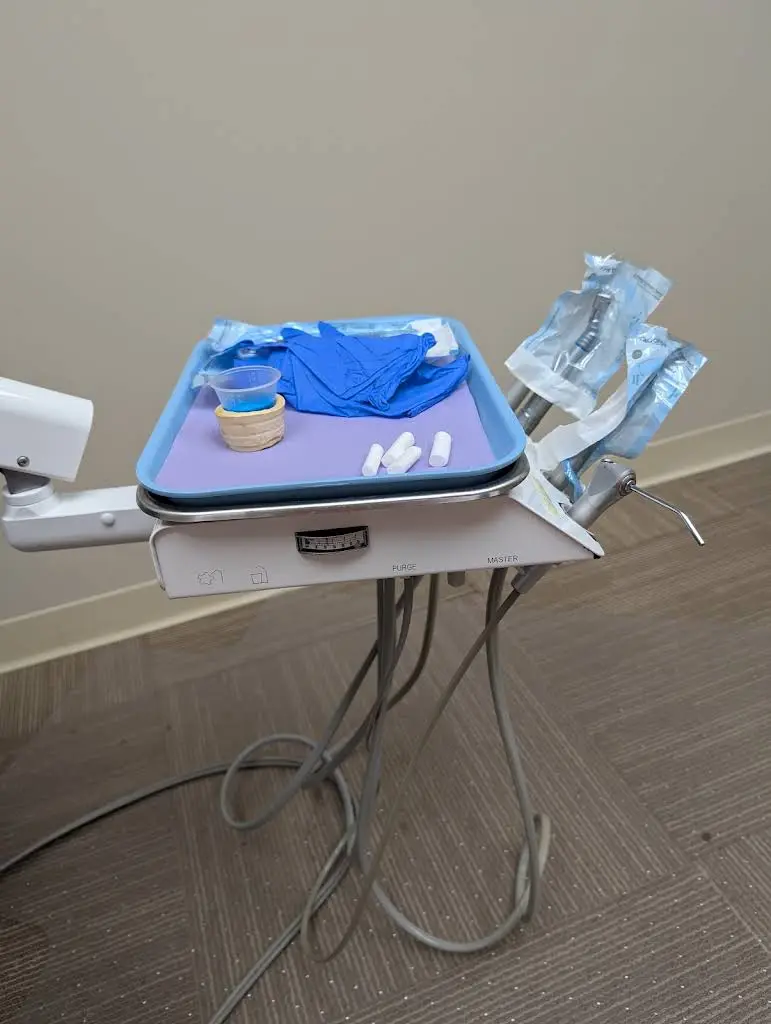 Rivoli Dental - Professional dental clinic exterior with modern facilities