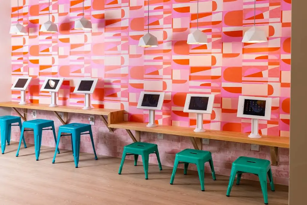 Flossy Pediatric Dentistry - Professional dental clinic exterior with modern facilities
