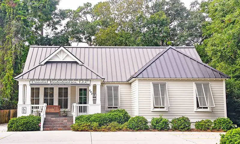 Coastal Endodontics - Professional dental clinic exterior with modern facilities