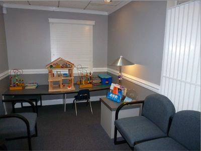 Bruce E Matthews DDS PA - Professional dental clinic exterior with modern facilities