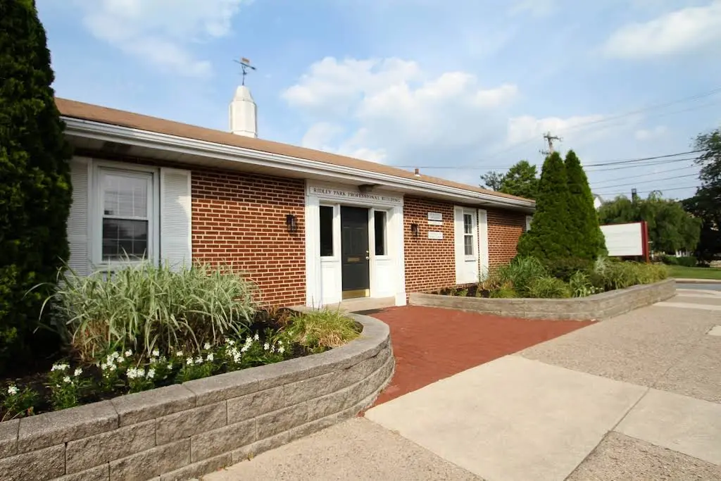 Stoutland and Hayes Orthodontics - Professional dental clinic exterior with modern facilities