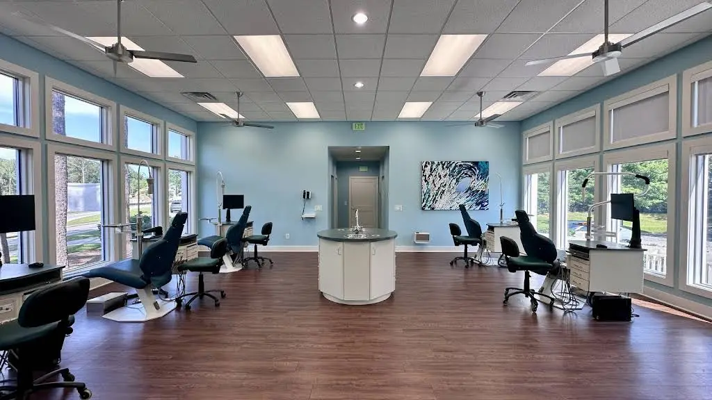 Bay Tree Orthodontics - Professional dental clinic exterior with modern facilities