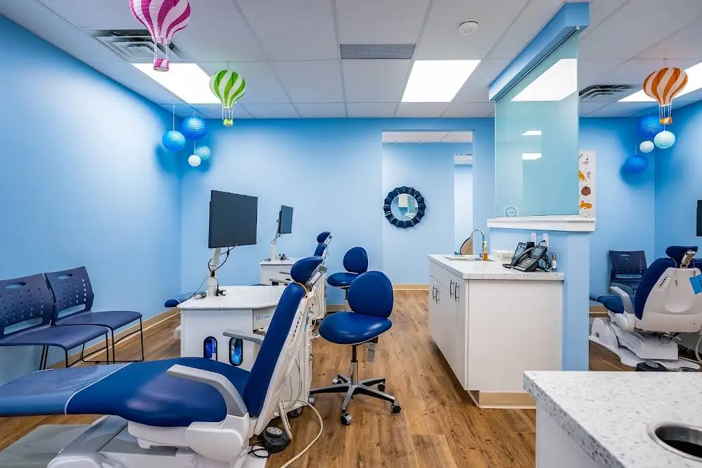 Webster Pediatric Dentistry - Professional dental clinic exterior with modern facilities