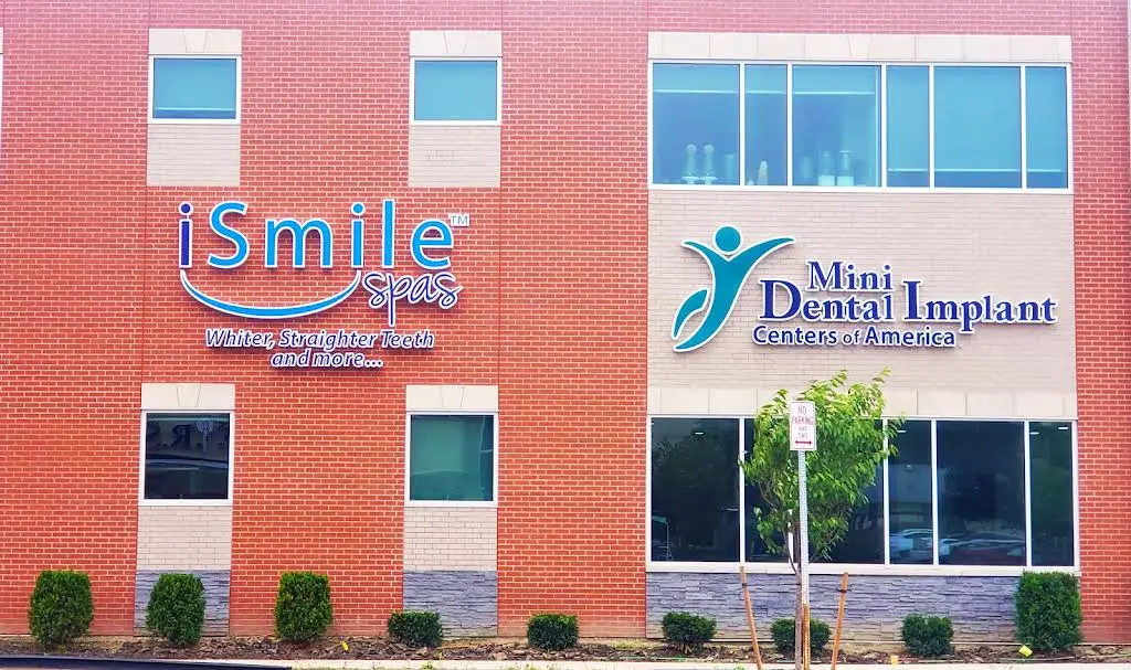 iSmile Spas - Professional dental clinic exterior with modern facilities