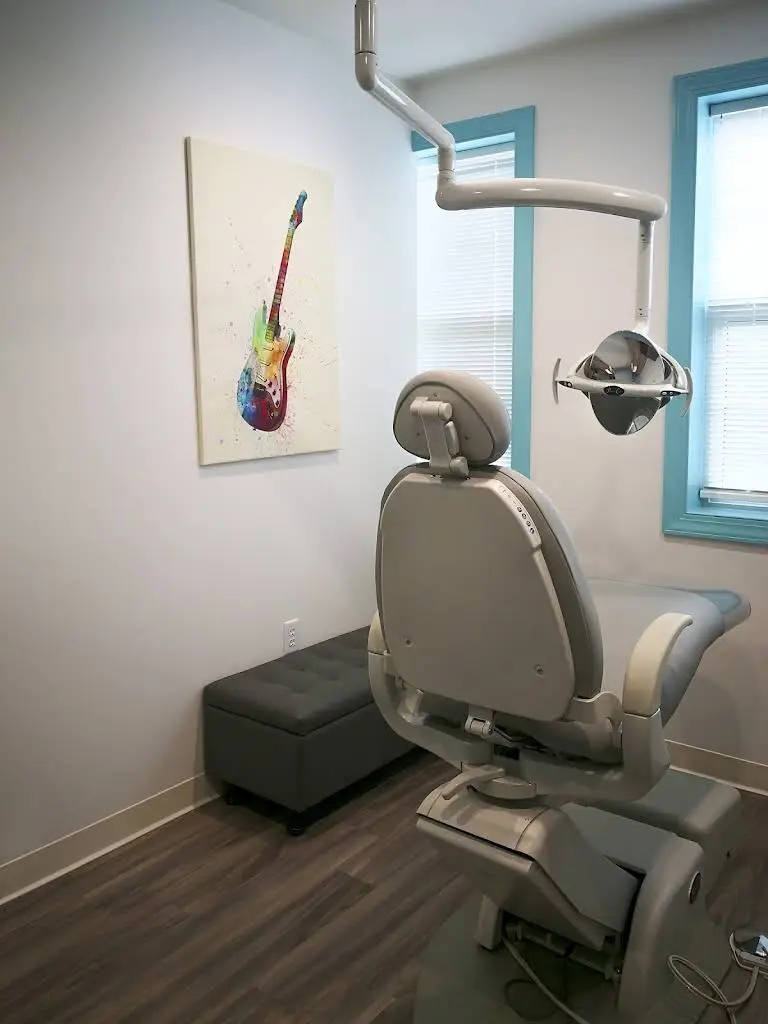 Singh and Smile Pediatric Dentistry - Professional dental clinic exterior with modern facilities