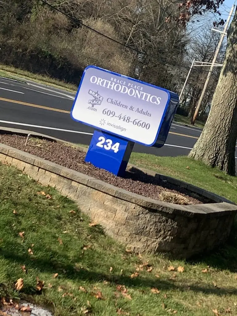 Brace Place Orthodontics - Professional dental clinic exterior with modern facilities
