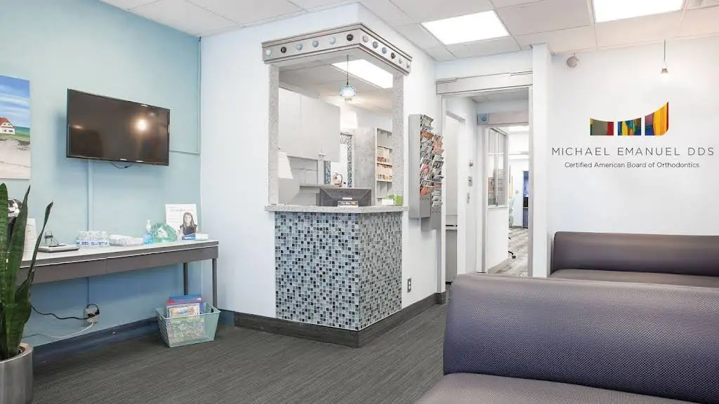 Michael Emanuel DDS PLLC - Professional dental clinic exterior with modern facilities