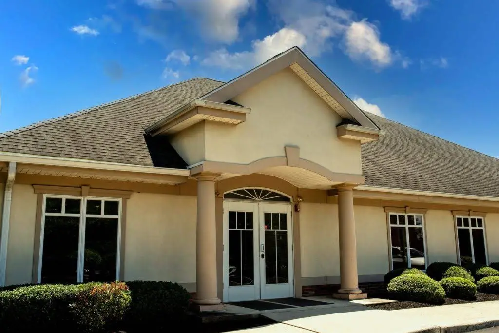 Murray Orthodontics - Professional dental clinic exterior with modern facilities