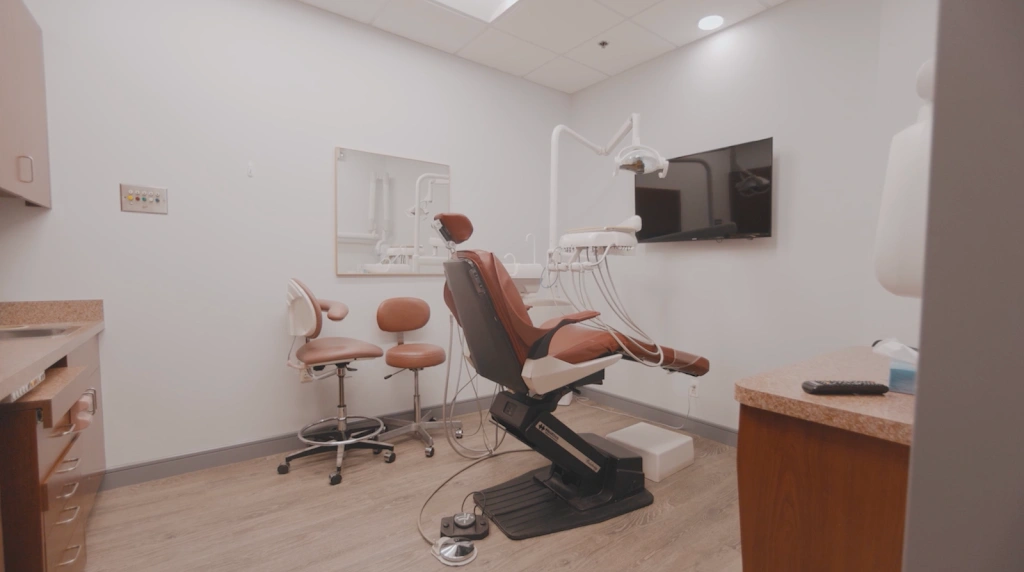 Dr. Arthur Yeh & Associates - Professional dental clinic exterior with modern facilities