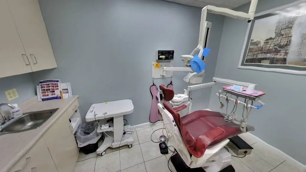Russo and Shulman Dental Associates - Professional dental clinic exterior with modern facilities