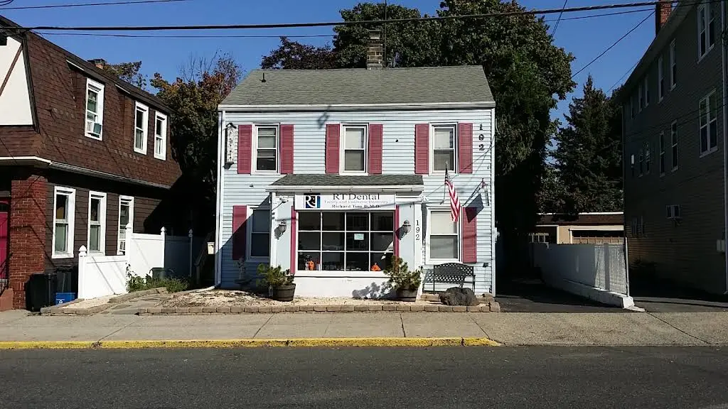 RT Dental - Richard Tom D.M.D. - Professional dental clinic exterior with modern facilities