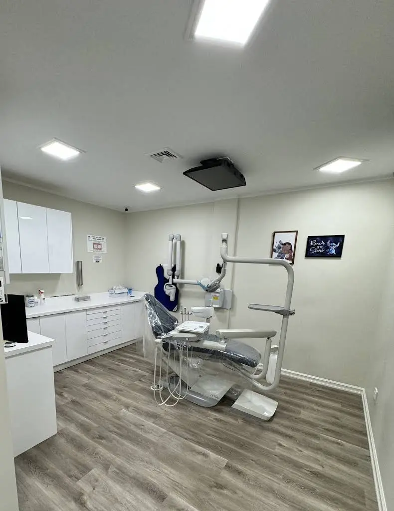 Little Tooth Pediatric Dentistry - Professional dental clinic exterior with modern facilities