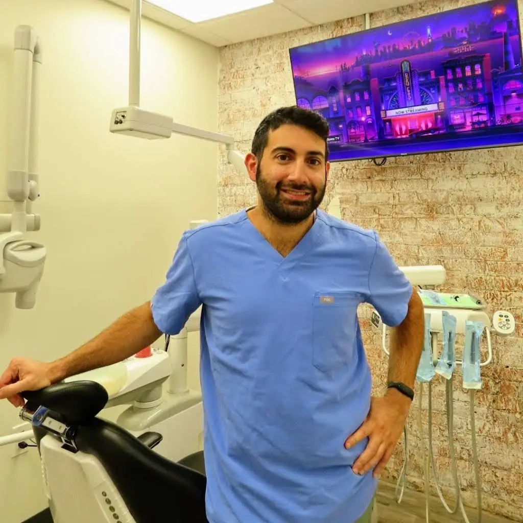 Luna Dental Astoria - Professional dental clinic exterior with modern facilities