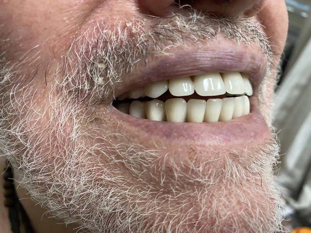 212 Smiling Cosmetic Dentistry - Professional dental clinic exterior with modern facilities