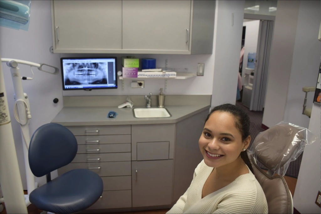 212 Smiling Cosmetic Dentistry
