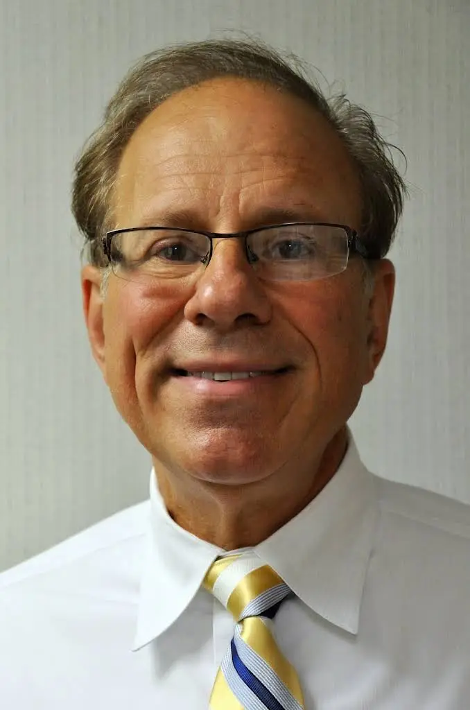 Lynbrook Family Dental: Jeffrey W. Fox, D.D.S.