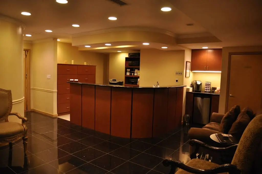 Restorative & Implant Dentistry of Bayside