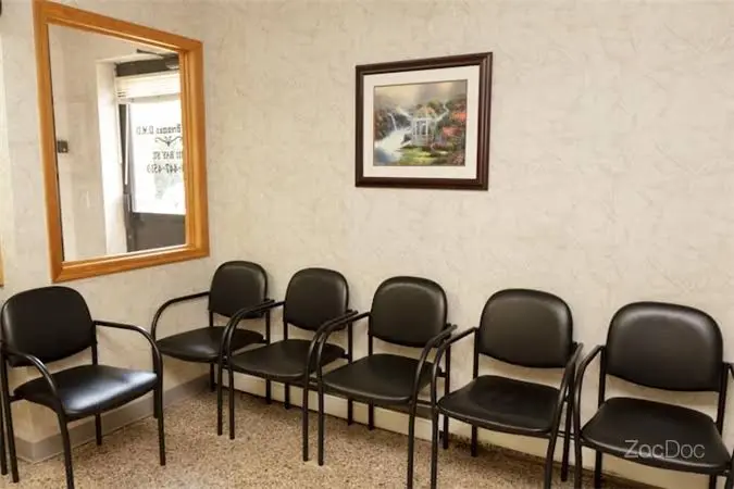 Steven H. Brenman DMD - Professional dental clinic exterior with modern facilities