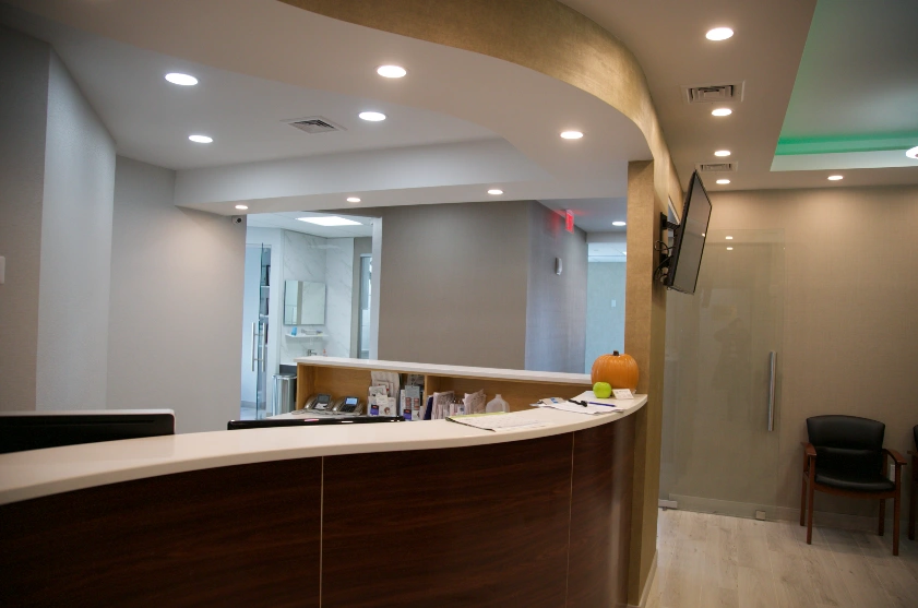 Hu Lin Orthodontics & Invisalign Center/胡林牙齿矫正及隐适美中心