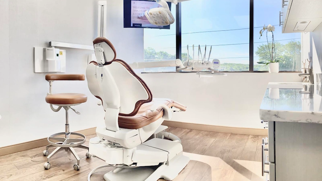 Shin Huh, D.M.D., P.C. - Professional dental clinic exterior with modern facilities